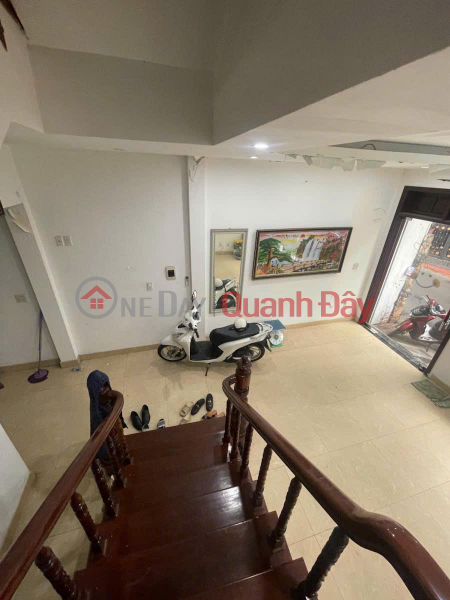 QUAN NHAN LOT FOR CAR AVOIDANCE, BUSINESS, LAKE VIEW, 40M, 5 FLOORS, FRONTAGE 4.5M, PRICE 11.5 BILLION Sales Listings