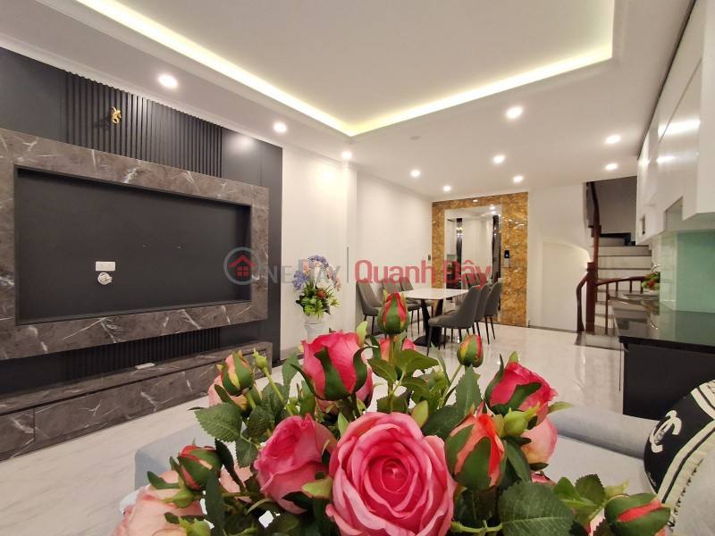 Beautiful, fully furnished 6-story house with elevator, Nguyen Van Linh Street, 45m2, 4.1m frontage, Long Bien District. Price: 11.4 billion VND. Vietnam | Sales | đ 11.4 Billion