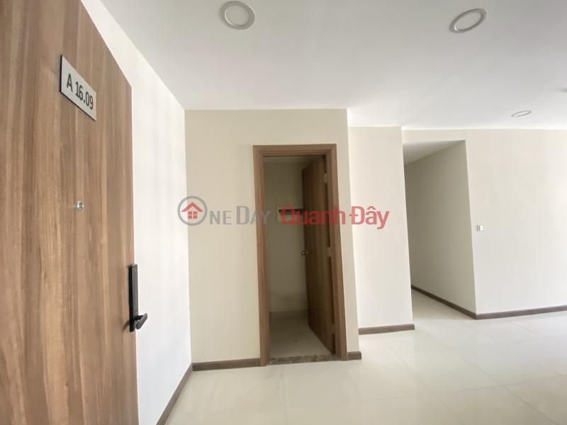 Looking for an apartment in District 2 with a title deed, reasonable price, and ready to move into? Vietnam, Sales đ 8.15 Billion
