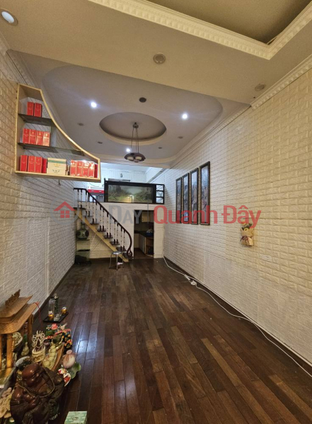 House for sale on Hue Street, 25m2, 3 floors, 3.2m frontage, over 15 billion, wide sidewalk, great business Sales Listings