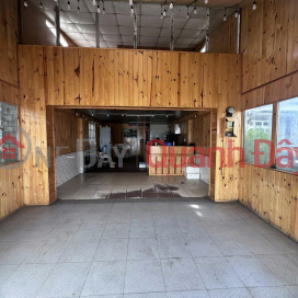 Whole house for rent. Frontage on Hung Vuong street. Ward 11, Da Lat. _0