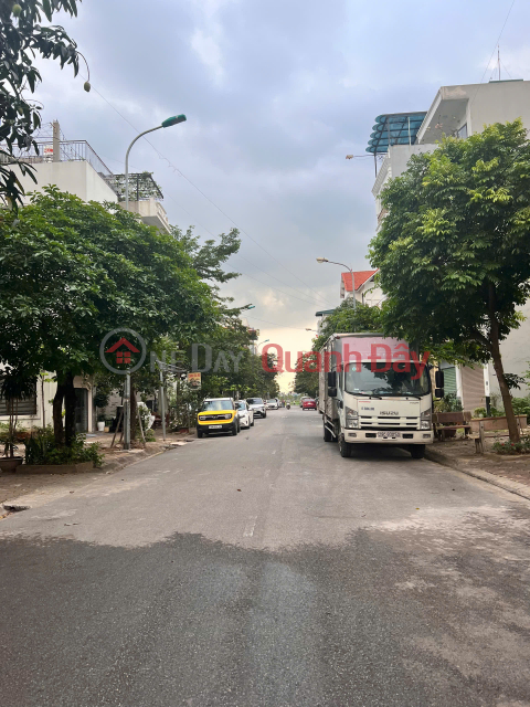 BÁN ĐẤT TÁI ĐỊNH CƯ TRÂU QUỲ – MẶT ĐƯỜNG 15M, CÓ VỈA HÈ – VỊ TRÍ ĐẸP NHẤT KHU! _0