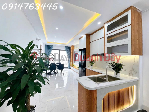 SUPER RARE - 5** INTERIOR - LUXURY ELEVATOR - NEAR STREET - 15M FROM CAR AVOIDANCE _0