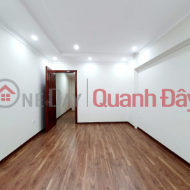 House for sale 42m2 Nghi Tam street, Tay Ho Dan built 3 rooms 10m Free car 3.1 Billion VND _0