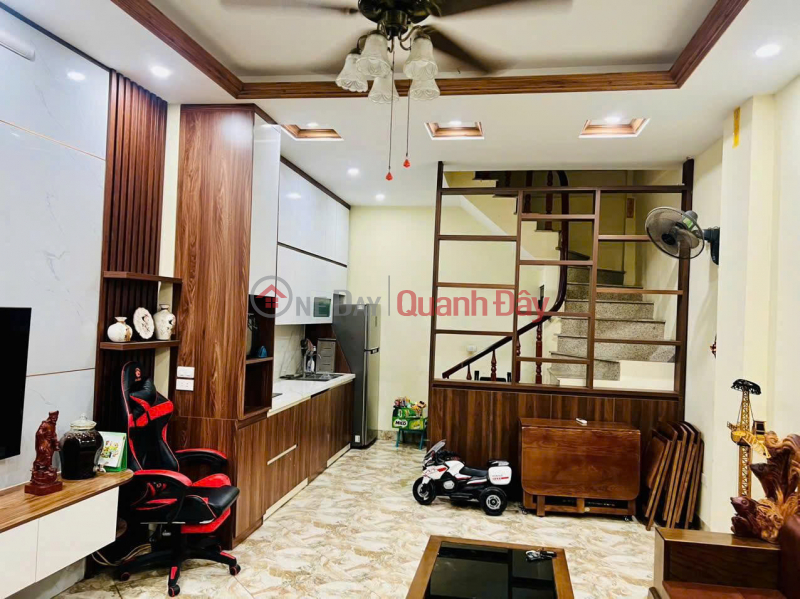 Cho thuê nhà nguyên căn ngõ 86 Đông Thiên, 38m2 x 5 tầng, 3 ngủ khép kín, 15 Triệu Niêm yết cho thuê