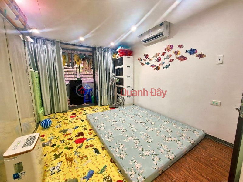 Apartment in Nghia Tan collective housing, 2nd floor - 50m² - Price 4.25 billion VND - Parking available at the building entrance. Sales Listings