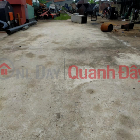 The owner needs to sell a front plot of land in a beautiful location at Dang Cong Binh, Xuan Thoi Son commune, Hoc Mon. HCM _0