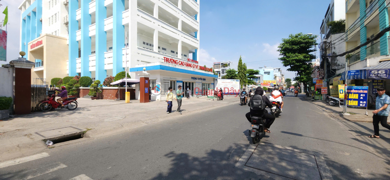 House for rent, 2 street frontages, Van Cao Street, 91m², 1 floor - Opposite the College, near the intersection. Vietnam Rental | đ 40 Million/ month