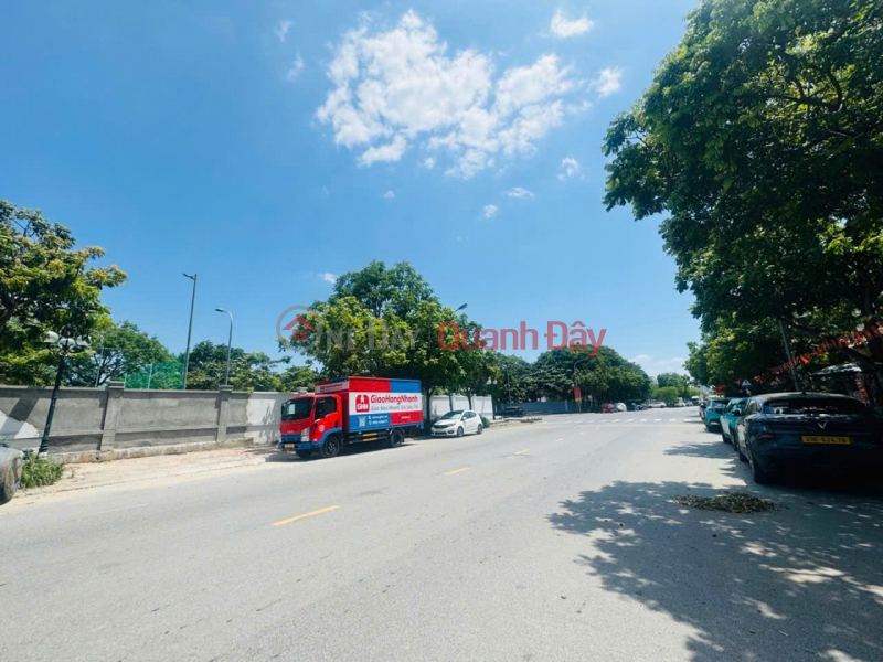 Property Search Vietnam | OneDay | Residential Sales Listings · Owner urgently needs to sell a 52m2, 5-story house in the heart of Phuc Loi, beautiful and luxurious living space, convenient transportation!