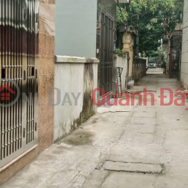 Family selling 30m² land in Thuy Phuong, Bac Tu Liem, square plot with red deed. _0
