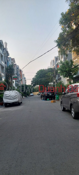 HOUSE FOR SALE - Business area - 5.5m*33m - Area: 180m2 -NGUYEN THI THAP .Q7 Sales Listings