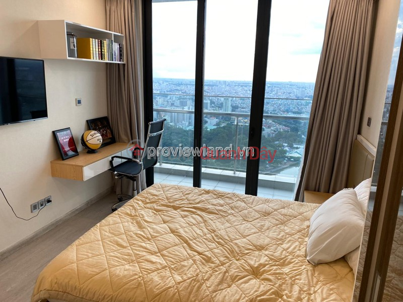 ₫ 37 Million/ month 3-bedroom apartment in Vinhomes Golden River high floor with furniture