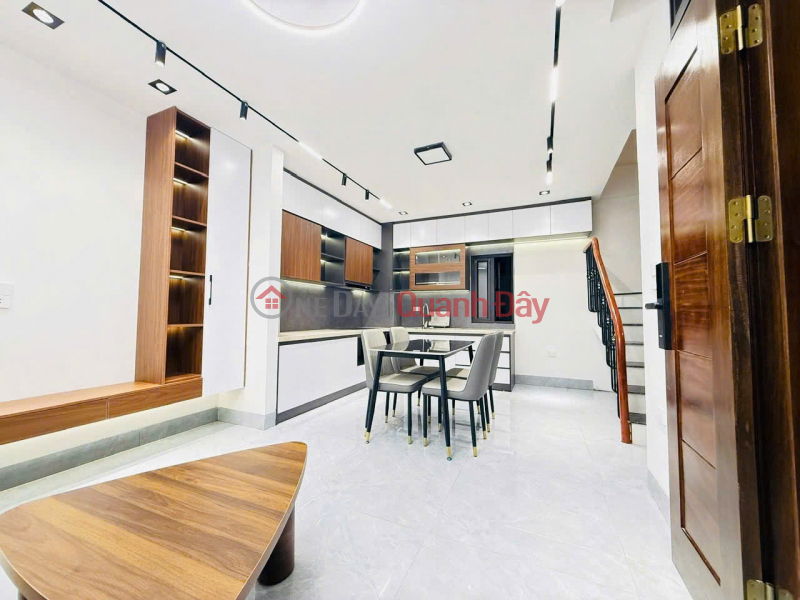 đ 8,3 tỷ NHÀ MỚI Ô TÔ ĐỖ CỬA FULL NỘI THẤT Lý Sơn-Long Biên 50m2,5 Tầng 8.3 tỷ.