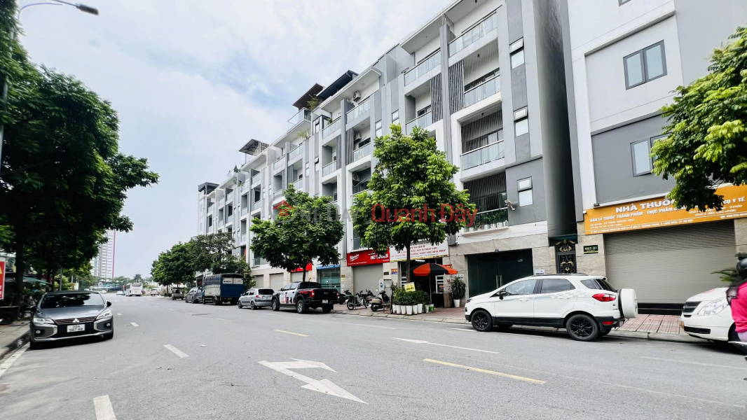 Adjacent to HimLam-Ly Son, 76m x 6 floors, elevator, suitable for business, fully furnished. Sales Listings