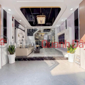 Uncle Minh needs to sell his house on Huynh Tan Phat street, 4 floors, slightly over 7 billion VND. _0
