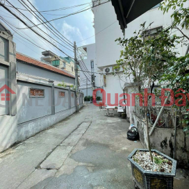 Kim Giang 54m2, car parking at the door, close to the street, square title, full business function _0