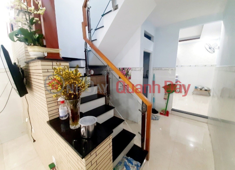 House for sale in Au Co pine alley, ward 10, Tan Binh, 42m2, beautiful house, right at only 3 billion 9 _0