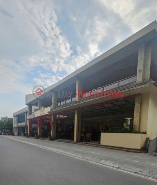 My family rents out a house on Tran Quoc Hoan and Pham Tuan Tai streets; 370m2, 2 floors - 53 million VND. Rental Listings