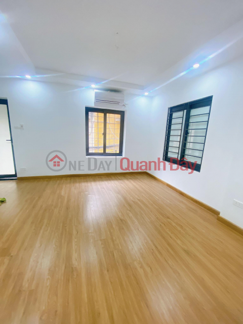 Urgent sale of Thai Thinh Collective 90m2, street view, airy, beautifully renovated, only 2.75 billion _0