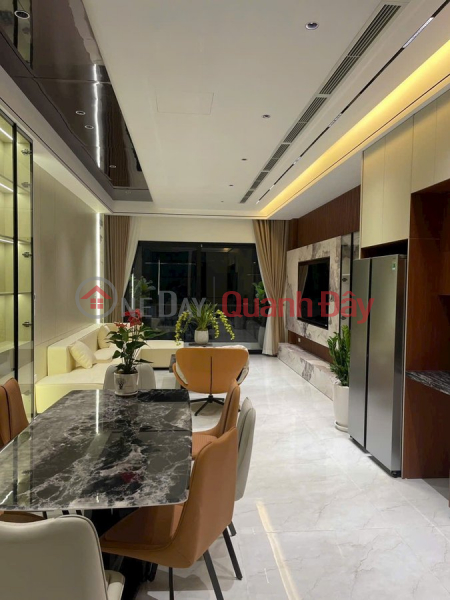 đ 19.95 Billion NEW HOUSE WITH PARKING SPACE - FULLY FURNISHED 75 m2 X 7 FLOORS 19.95 BILLION VND. Bat Khoi, Long Bien.