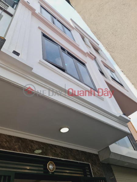 Selling the cheapest private house in Thach Ban ward, prime location, clear legal 50m 3 floors, price 4.7 billion Sales Listings