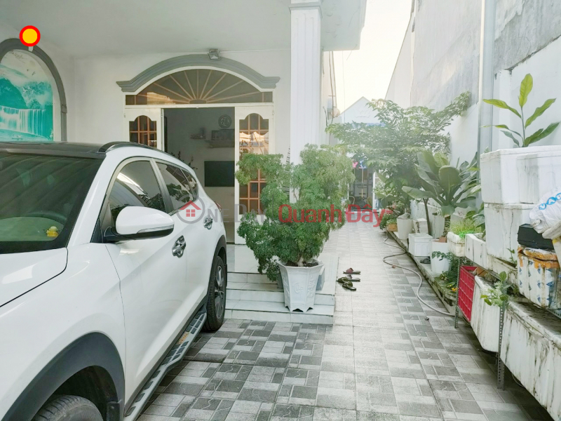 Car alley house for sale in Linh Xuan ward, Thu Duc, area: 175m2, width 6.7m, price 7.2 billion. Sales Listings