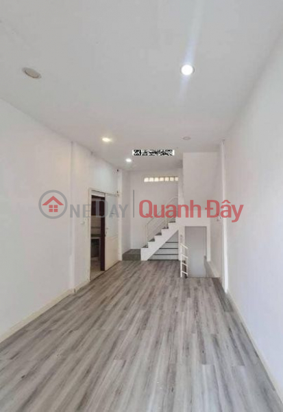 House 120 Huynh Van Banh Rental Listings (848-4955522348)