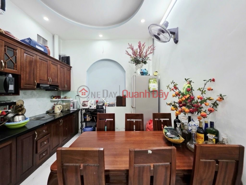 Property Search Vietnam | OneDay | Nhà ở | Niêm yết bán bán nhà nguyễn đình hoàn 40m x 4 tầng-10,9 tỷ nhà dân xây,lô góc,ngõ ba gác tránh,gần phố