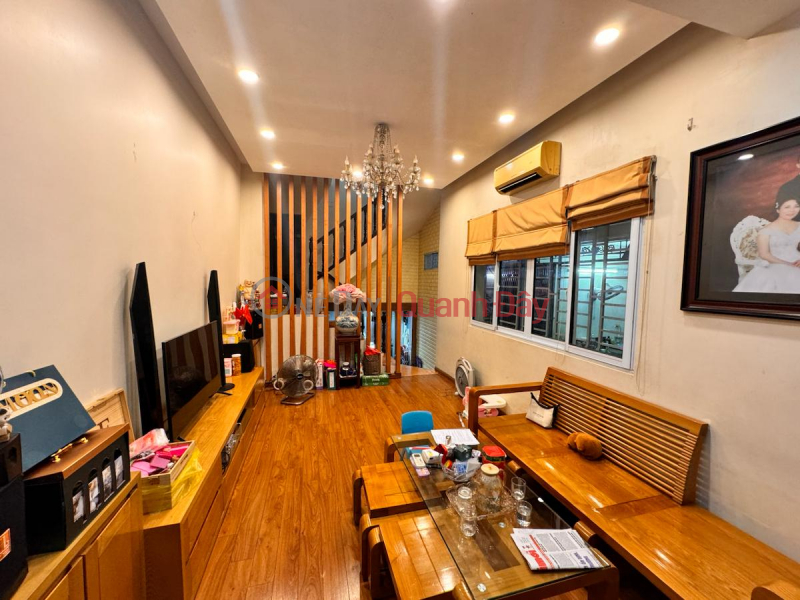 House for sale in Giang Vo, 45m2, corner lot, near the street, nice red book, price 9 billion Sales Listings