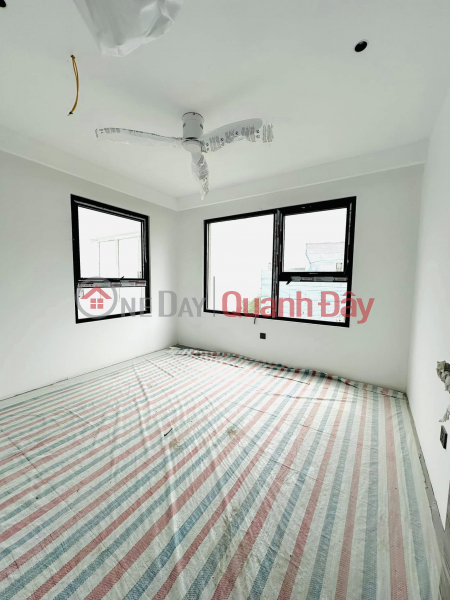 đ 200 Billion | House for sale on the street in Tay Ho District, 200m2, 6 floors, 8.5m frontage, price only 200 billion