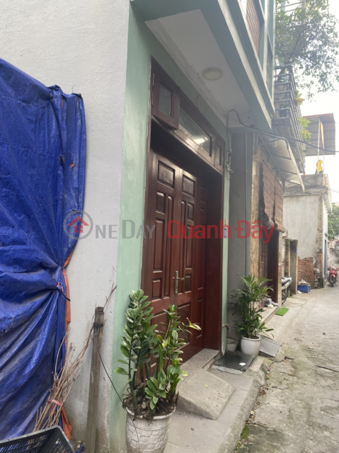 Bat Khoi house for sale, Thach Ban Ward, Near Aeon Long Bien supermarket, House built in Alley near Cars, 32m², 4 floors, price _0