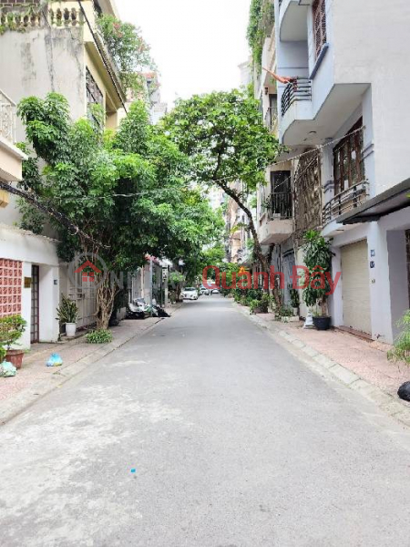 đ 12.2 Billion, House for sale Lane 105 Xuan La Tay Ho 63m x MT 4.3m - Approx 12 billion - Lot division - Avoid cars - Sidewalk