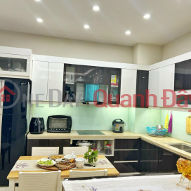 Whole house for rent on Linh Quang street, Dong Da, 60m2 * 2 floors * 15 million VND _0
