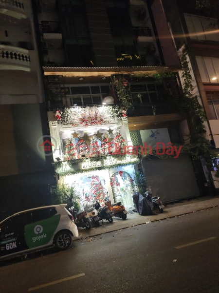 MUSE ERT FLOWERS AND EVENT - Tran Binh Trong Street (Cửa hàng hoa tươi Muse Ert Flowers - 331 Trần Bình Trọng),District 5 | (2)