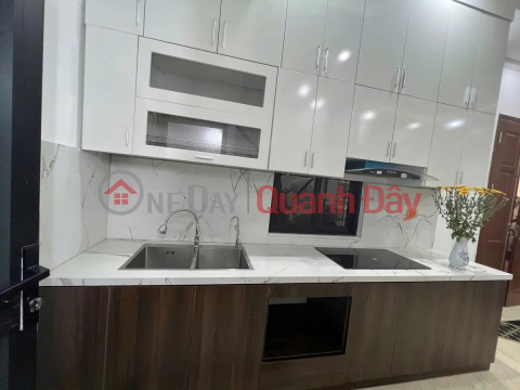 BÁN NHÀ RIÊNG Phố Bồ Đề 31m2 X 5 tầng, mặt tiền 6.4m, 6.8 tỷ Long Biên _0