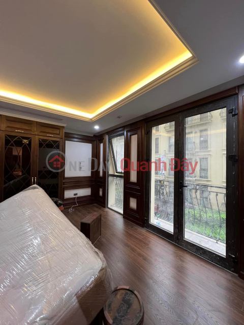 Selling a villa in the center of Ha Dong district 8 floors Elevator 70 meters, 20 billion VND _0