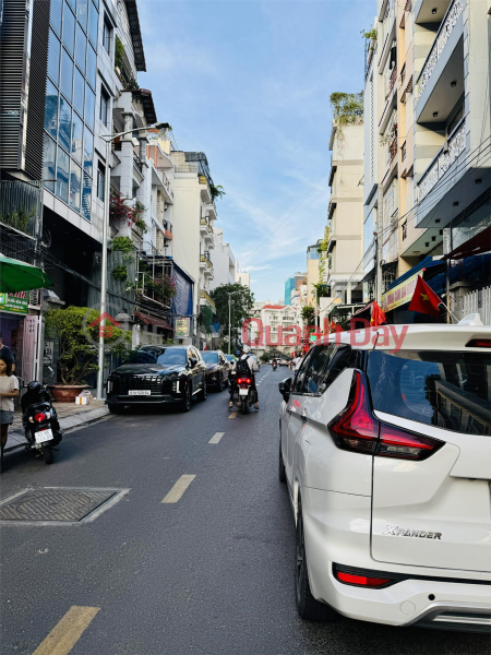 đ 11.79 Billion, **House for sale in Bach Dang, Ward 2, Tan Binh District; (4*17) 3 floors - 11.7 billion
