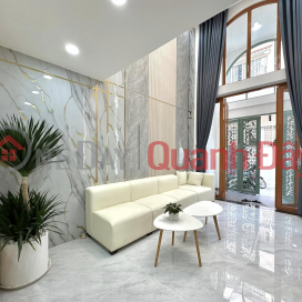RARE SERVICE APARTMENT IN CAU GIAY CENTER - 60x6, FRONTAGE=5M, CAR PARKING AT DOOR, 10M FROM STREET, ABOVE 16 BILLION, INCOME 1 BILLION\/YEAR _0