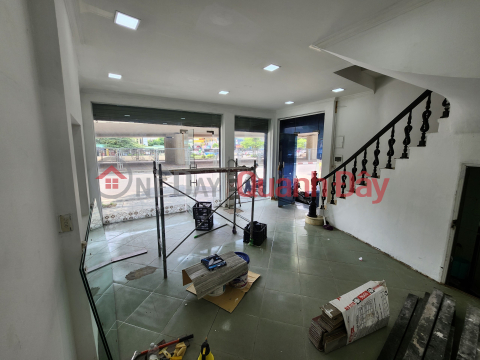 The owner rents a house on the street, Lot corner 424 Tay Son, Nga Tu So - Area 40m x 3 floors. Front wide: 6m _0
