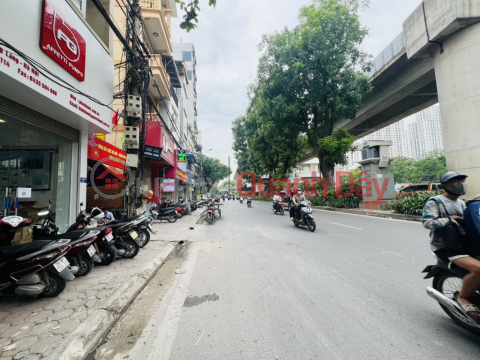 Lang Road, 84m of Vuong land, cars can park on site, Loc frontage, attracting investors _0