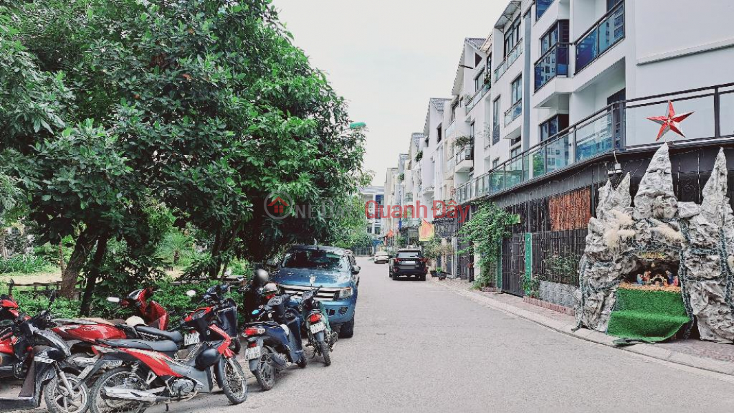 Property Search Vietnam | OneDay | Residential | Sales Listings Selling FLC Dai Mo - cars avoid sidewalks, apartment buildings, business at 100m top