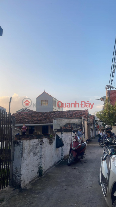 YEN VINH LAND NEAR MAIN AXLE 50M. 4M facade. The road in front of the house is nearly 3m. Shallow alley 2.x TINY BILLION wide _0