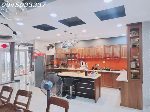 BÁN CHDV MẶT TIỀN CAO THỊ CHÍNH Q7 - 200M2 - 8M x 25M - 8 TẦNG THANG MÁY - GIÁ 58 TỶ _0