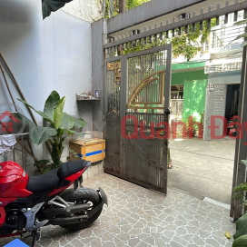Owner needs to sell house, grandparents are living there so brokers who want to connect can do so, new house, new age _0