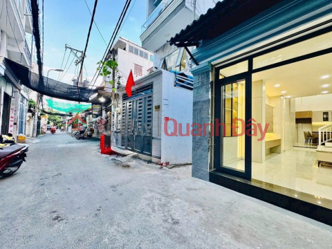 Beautiful House on Nguyen Thai Son Street Near Van Lang University _0