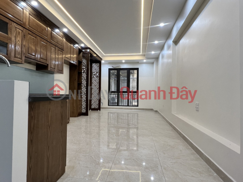 Hoang Quoc Viet House for sale 38m2 x 5 floors- Price 2.99 billion VND _0