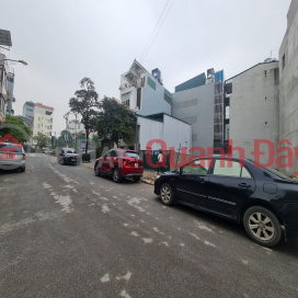 Land for sale on the main road of Da Ton, Gia Lam, Hanoi. Corner lot 55m2, 3-car bypass road, investment price. Contact 0989894845 _0