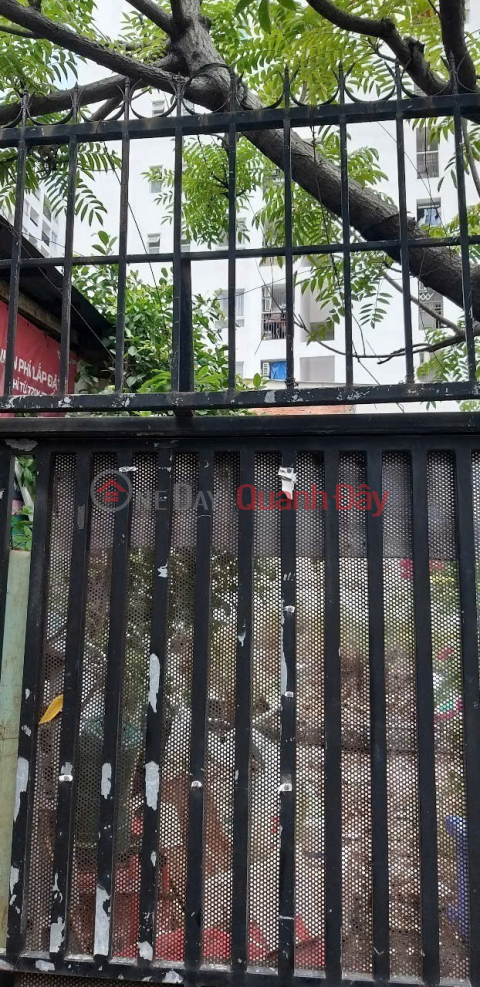 Discounted offer Owner quickly sells land in car alley right in the center of Thu Duc for only 2.x billion. _0