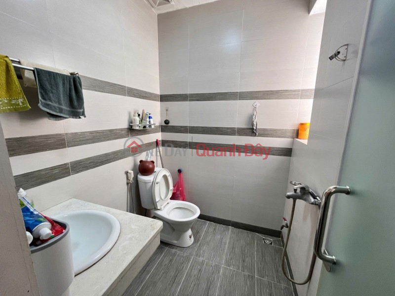 đ 10.5 Billion CENTER OF BA DINH DISTRICT - NEAR STREET - CORNER LOT, 4-SIDE OPEN - WIDE FRONTAGE - GOOD TO LIVE IN