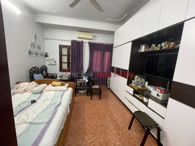 Rất hiếm! Bán nhà Hào Nam 32m2, 4 tầng, mặt tiền gần 4.2m, nhỉnh 13 tỷ, ô tô tránh, vỉa hè Niêm yết bán